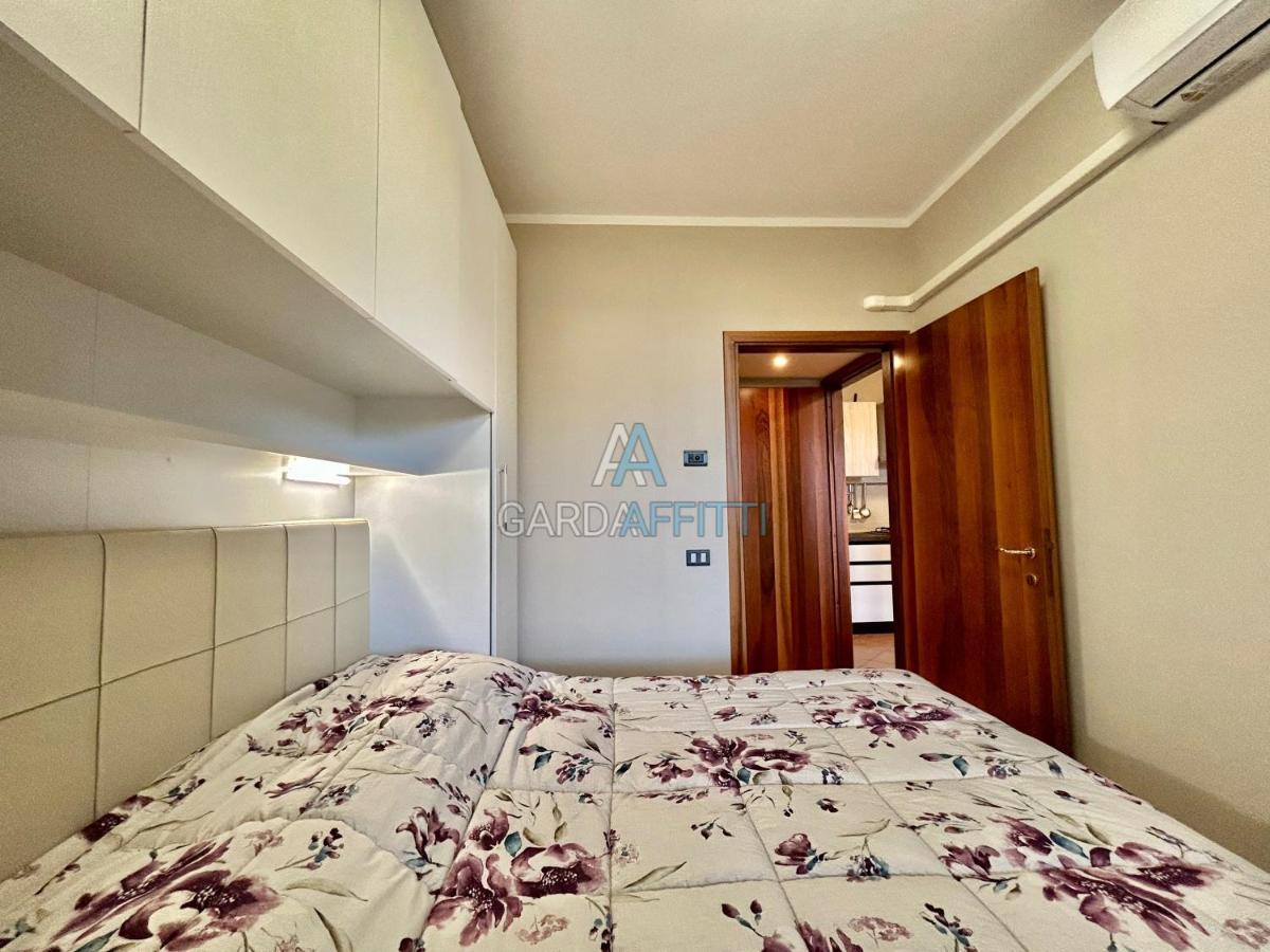 Perla Apartment - 3 Piscine E Un Bar - Desenzano Дезенцано-дель-Гарда Екстер'єр фото