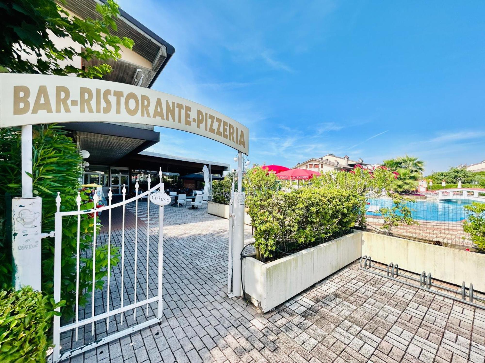 Perla Apartment - 3 Piscine E Un Bar - Desenzano Дезенцано-дель-Гарда Екстер'єр фото
