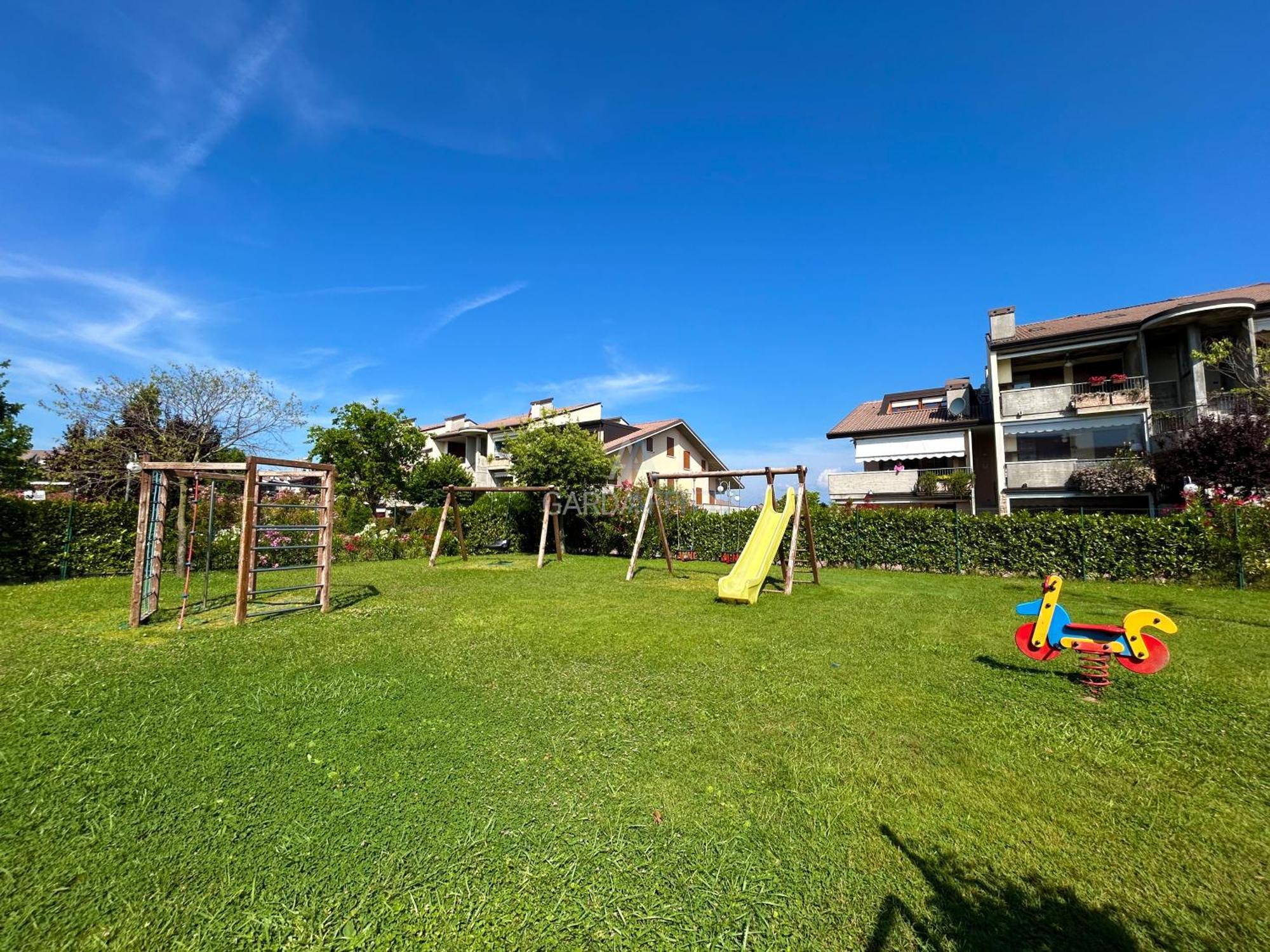 Perla Apartment - 3 Piscine E Un Bar - Desenzano Дезенцано-дель-Гарда Екстер'єр фото