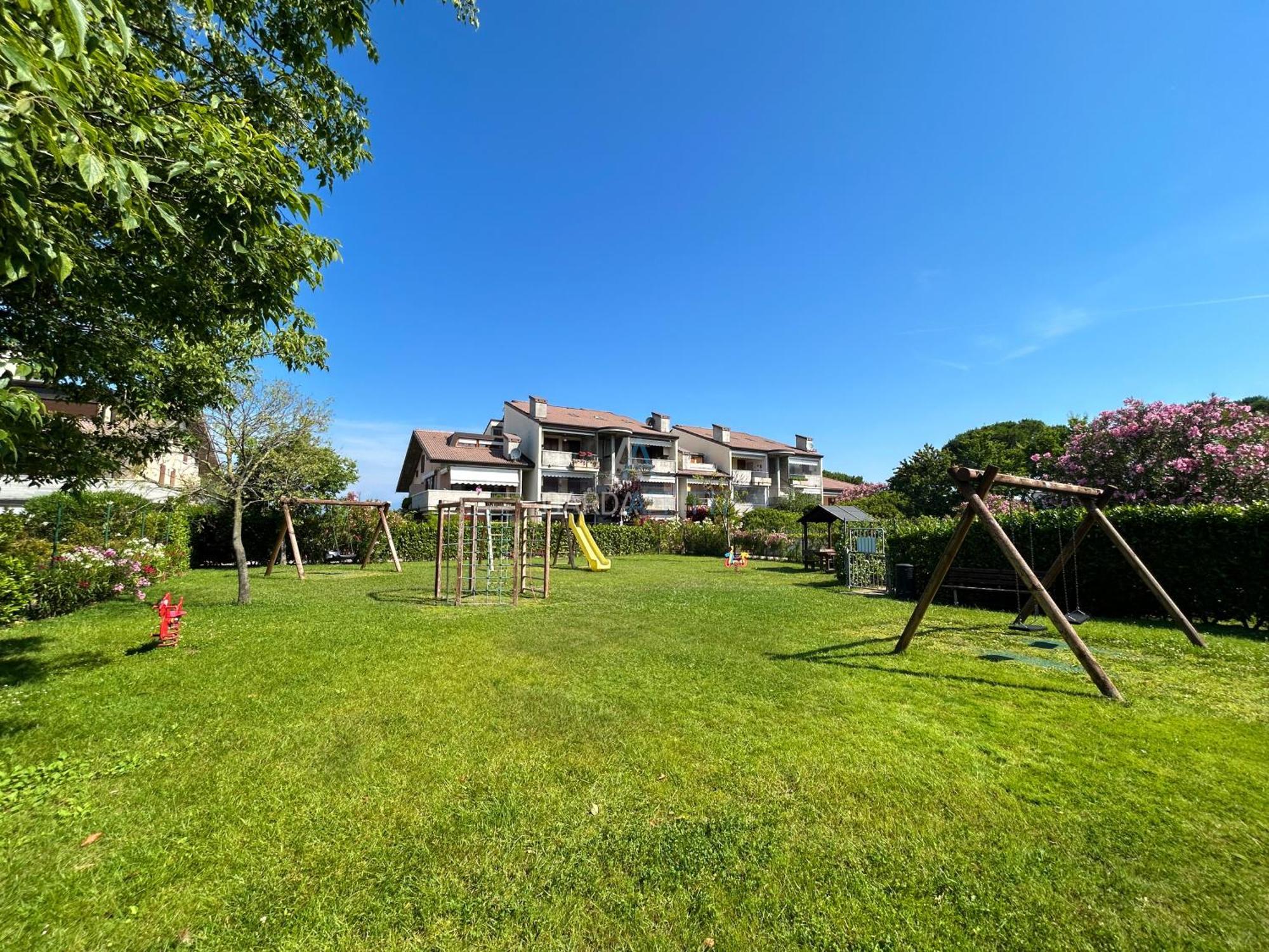 Perla Apartment - 3 Piscine E Un Bar - Desenzano Дезенцано-дель-Гарда Екстер'єр фото